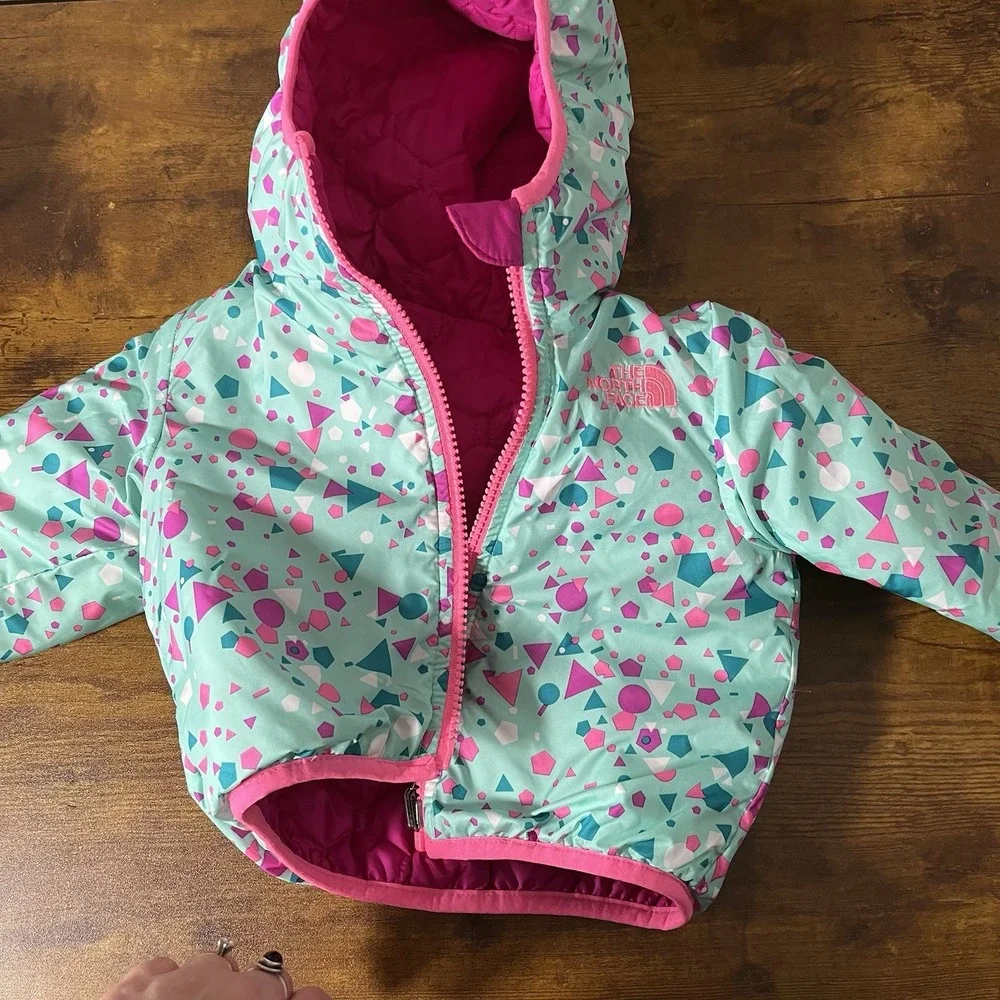 North Face infant winter Set Jacket Hat Snow Pants Mittens Size 3-6 Months
